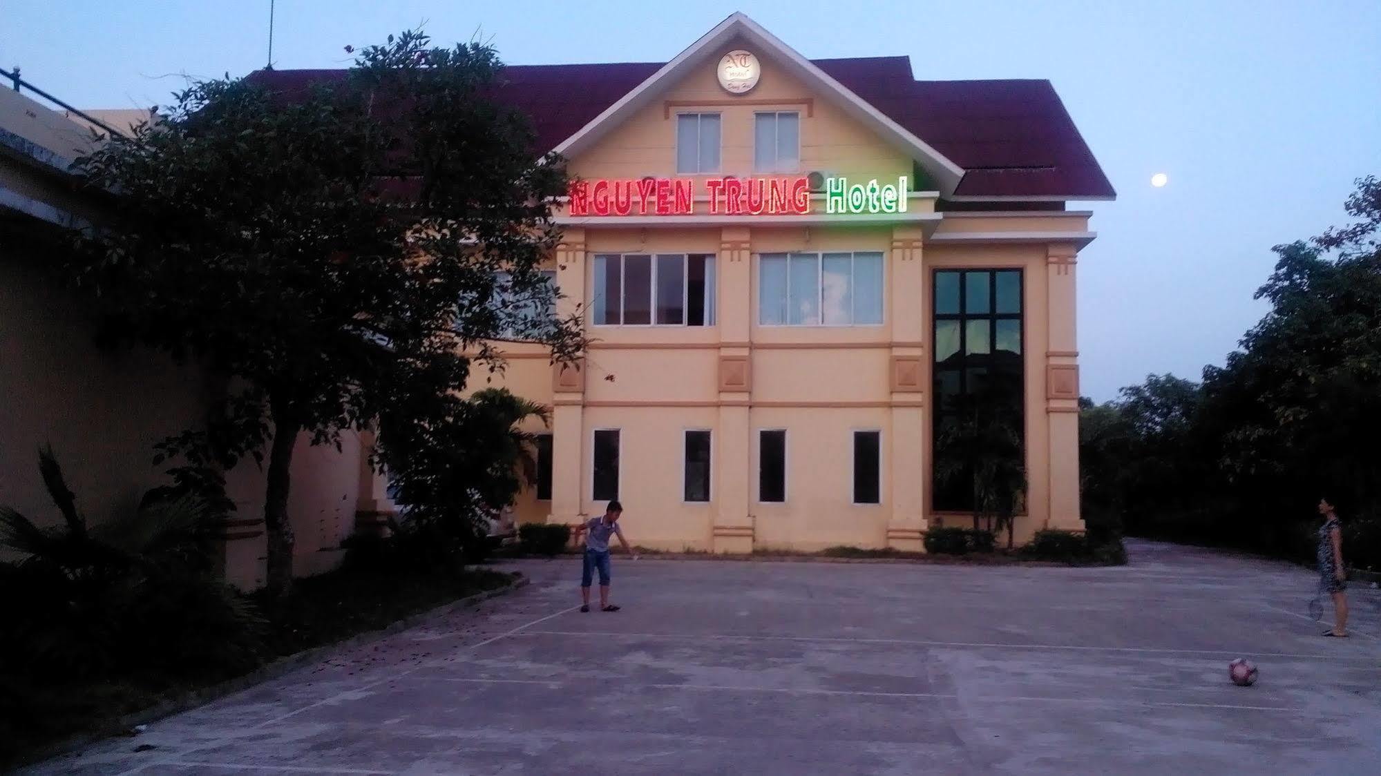 Nguyen Trung Hotel Dong Hoi Bagian luar foto